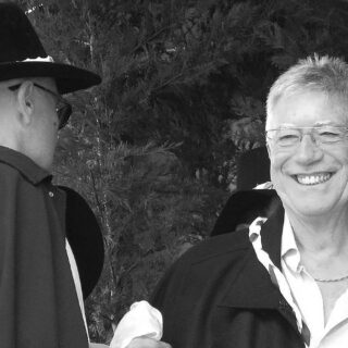 Beppe che ne fa di tutti i colori