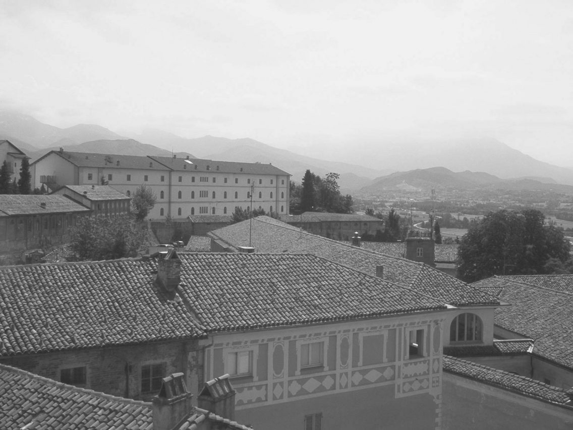 Una scuola o una polveriera a Piazza?